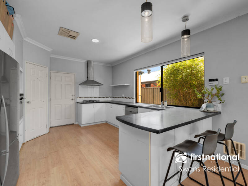 10 Octagon Gardens, AVELEY, WA 6069 AUS