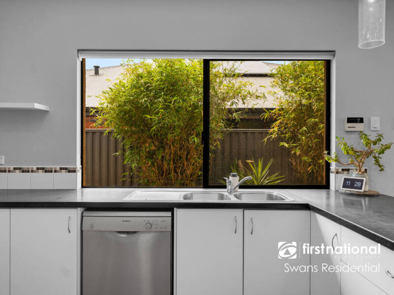 10 Octagon Gardens, AVELEY, WA 6069 AUS