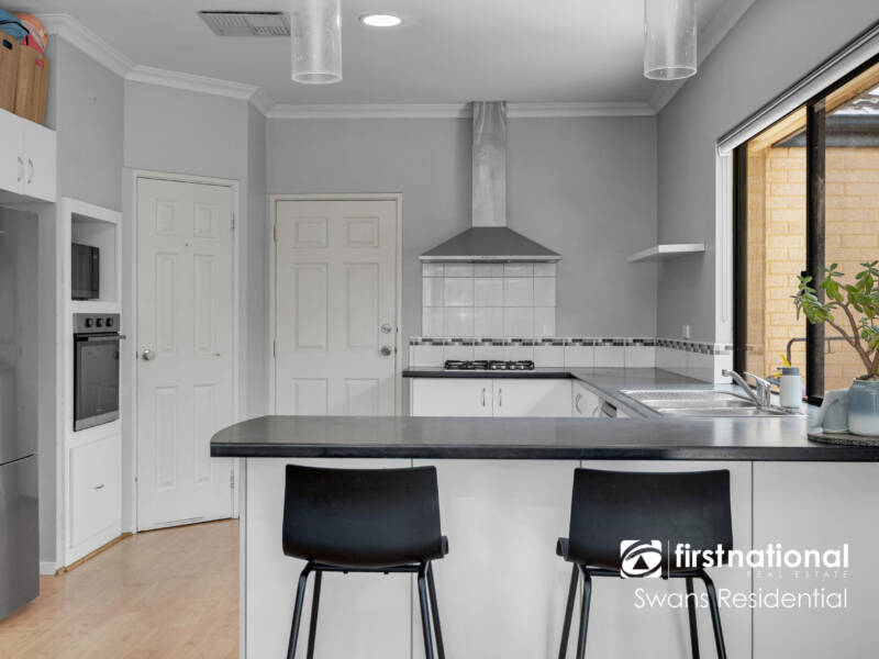 10 Octagon Gardens, AVELEY, WA 6069 AUS