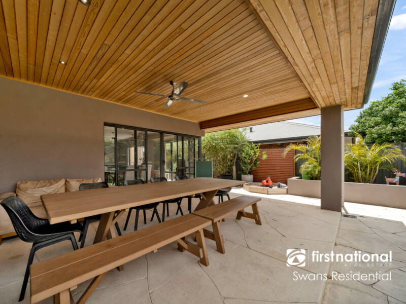 10 Octagon Gardens, AVELEY, WA 6069 AUS