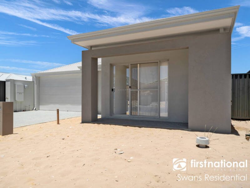 17 Pinarello Street, MADORA BAY, WA 6210 AUS