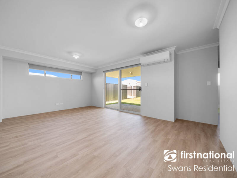 17 Pinarello Street, MADORA BAY, WA 6210 AUS