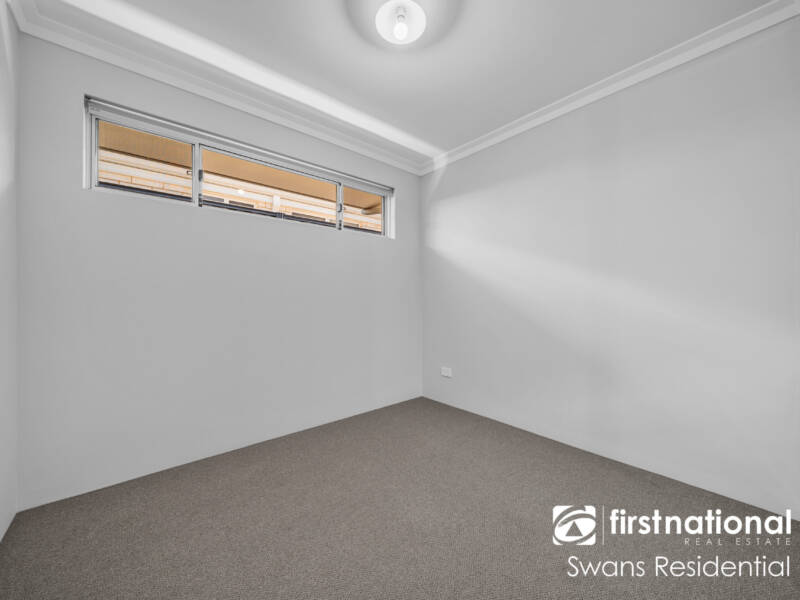 17 Pinarello Street, MADORA BAY, WA 6210 AUS