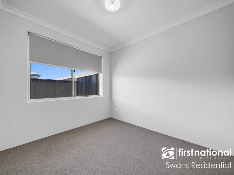 17 Pinarello Street, MADORA BAY, WA 6210 AUS