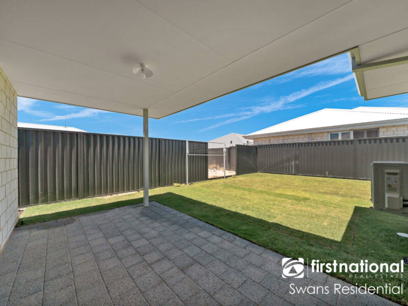 17 Pinarello Street, MADORA BAY, WA 6210 AUS