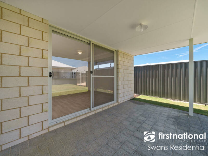 17 Pinarello Street, MADORA BAY, WA 6210 AUS