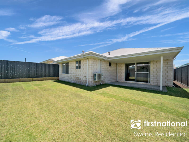 17 Pinarello Street, MADORA BAY, WA 6210 AUS