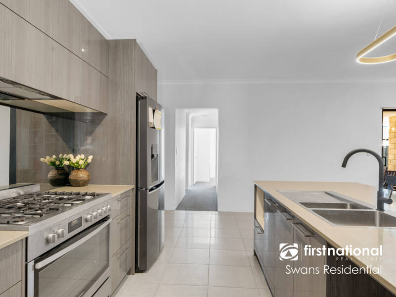 14 Crossley Road, MIDVALE, WA 6056 AUS