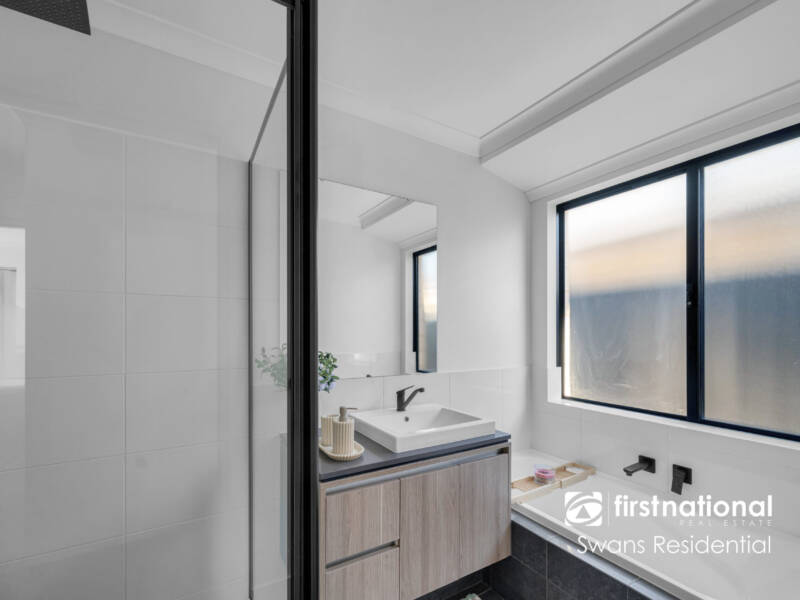 14 Crossley Road, MIDVALE, WA 6056 AUS