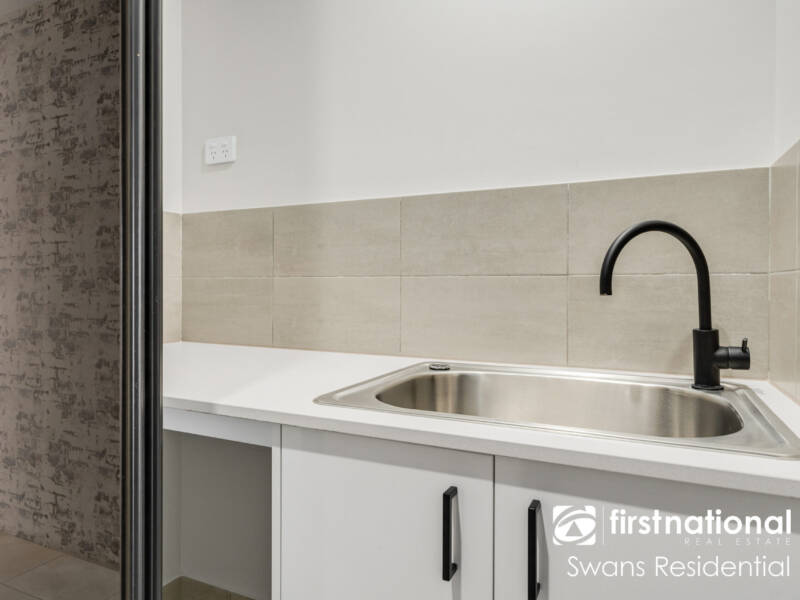 28 Salhouse Road, AVELEY, WA 6069 AUS