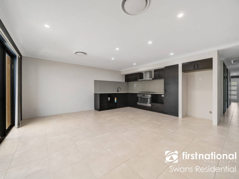 28 Salhouse Road, AVELEY, WA 6069 AUS