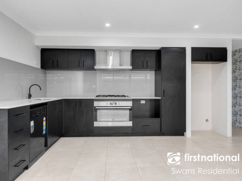 28 Salhouse Road, AVELEY, WA 6069 AUS