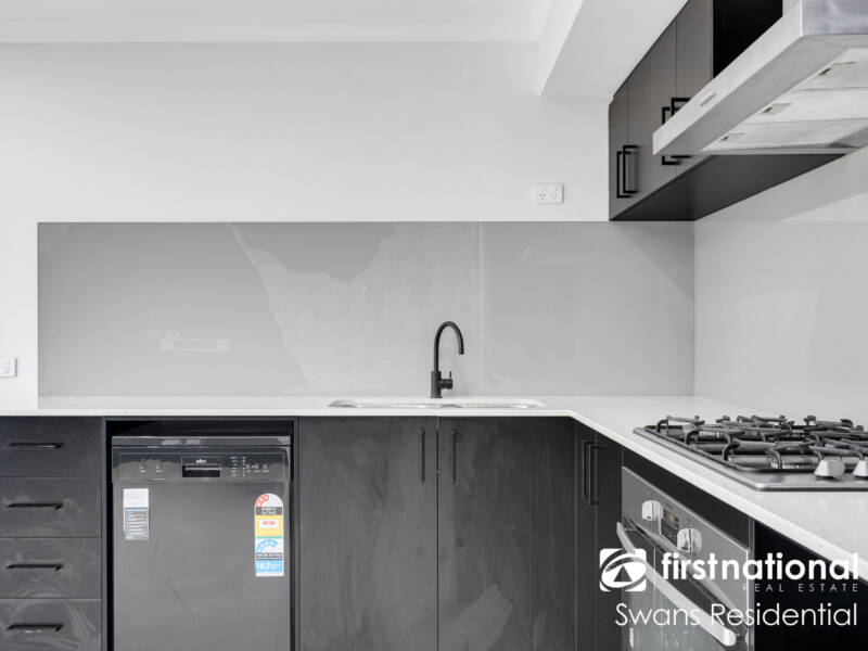 28 Salhouse Road, AVELEY, WA 6069 AUS