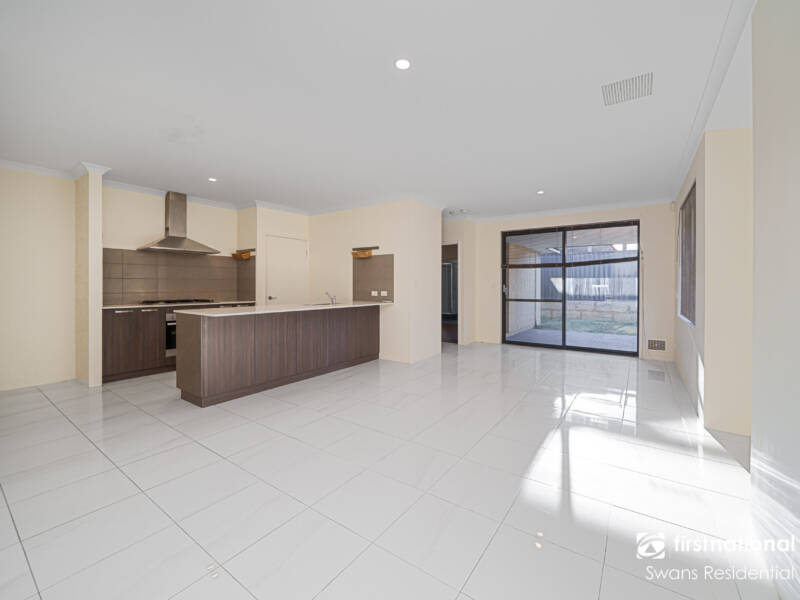 12 Swithland Way, AVELEY, WA 6069 AUS