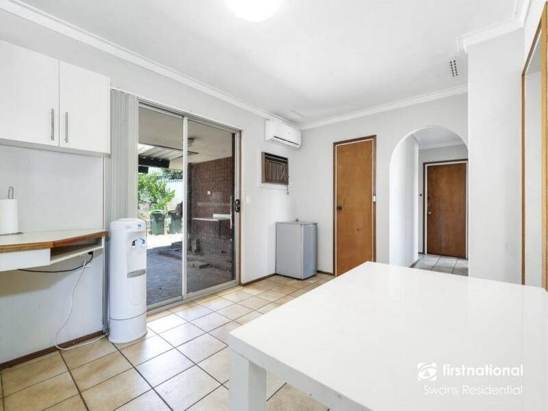 4 Jindinga Way, WANNEROO, WA 6065 AUS