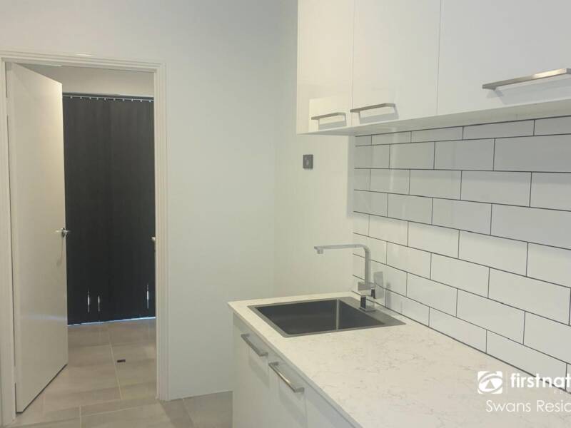 7 Agate Way, HENLEY BROOK, WA 6055 AUS